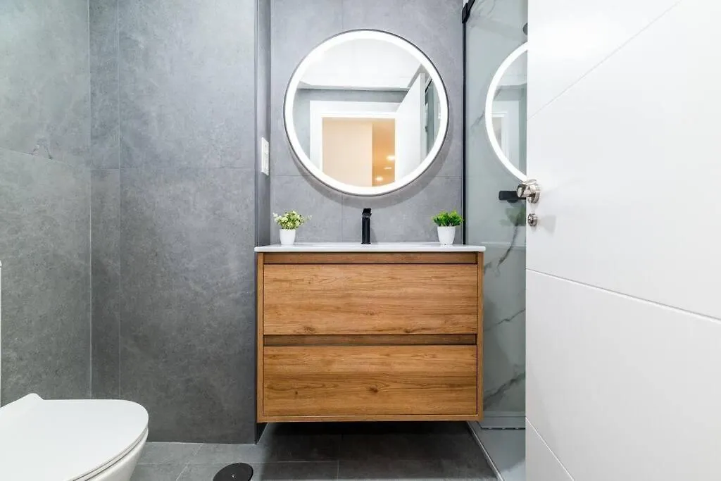Modern Apartment Close To The City Center And Alhambra Granada